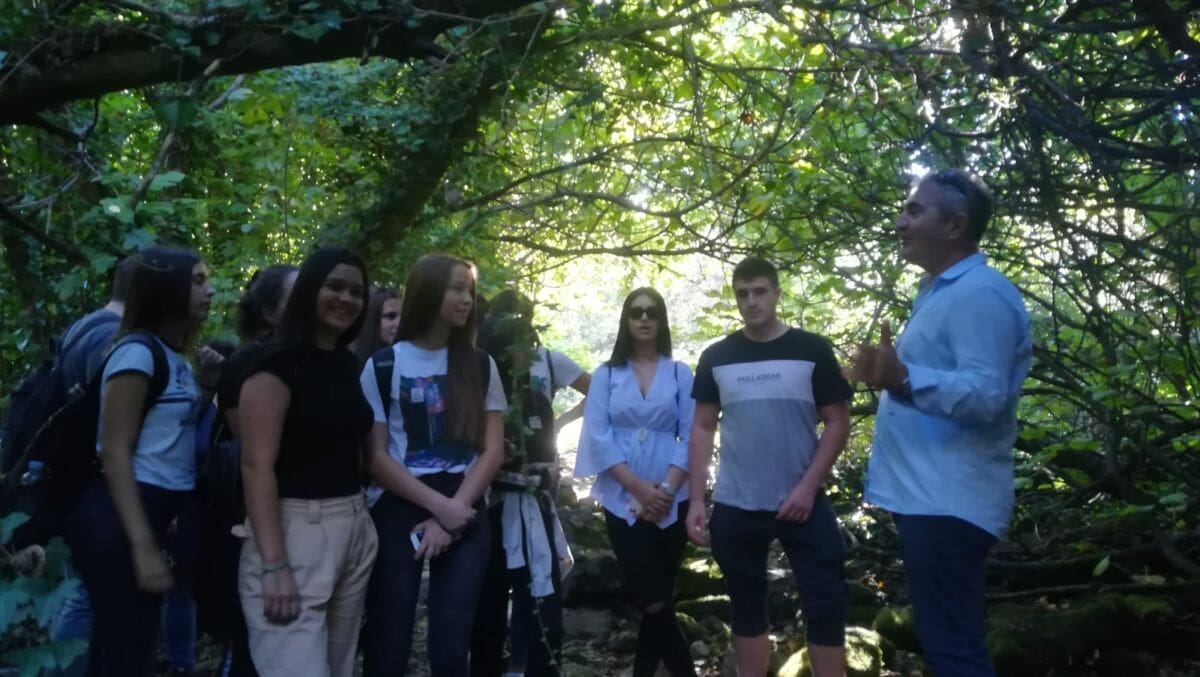 Zvjezdano selo Mosor ugostilo četrdesetak učenika Srednje škole Metković