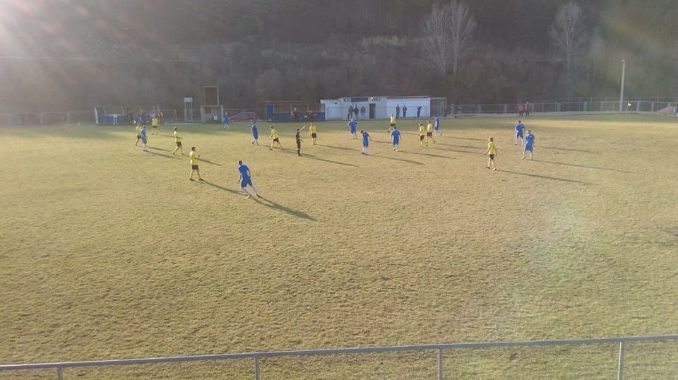 NOĆNA DRAMA U TRILJU Gorjeli kontejneri na nogometnom igralištu, u tijeku je očevid