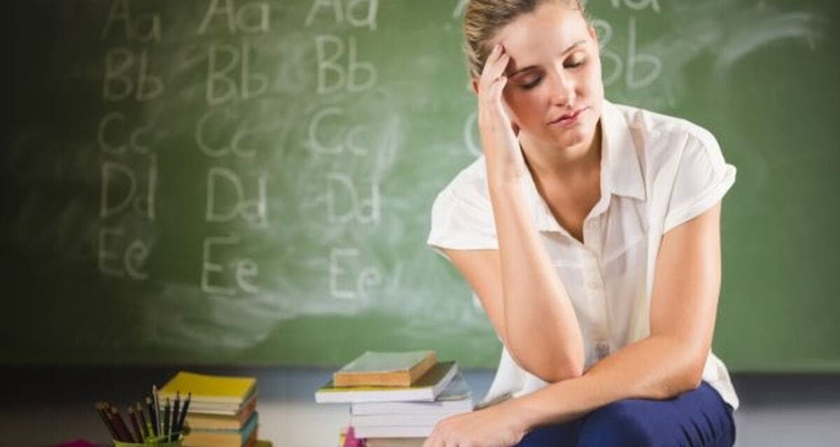 SVE VIŠE NEDOSTAJE NASTAVNIKA Ministarstvo najavaljuje izmjene zakona: Vraćaju li se umirovljeni profesori u škole?