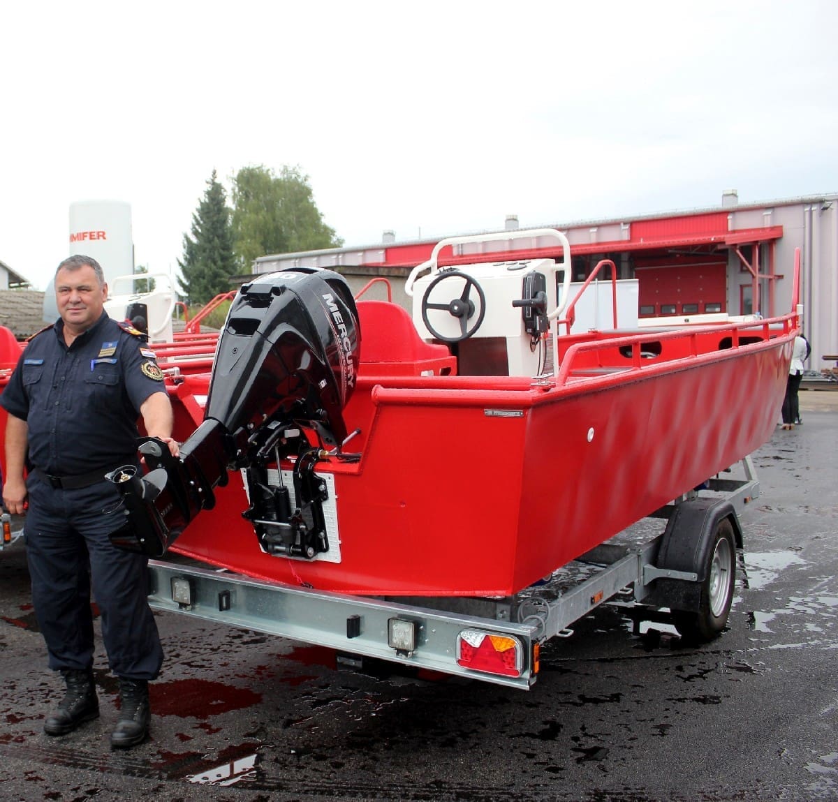 NOVO ORUŽJE U BORBI PROTIV POPLAVA Pet hrvatskih županija dobilo vatrogasne čamce