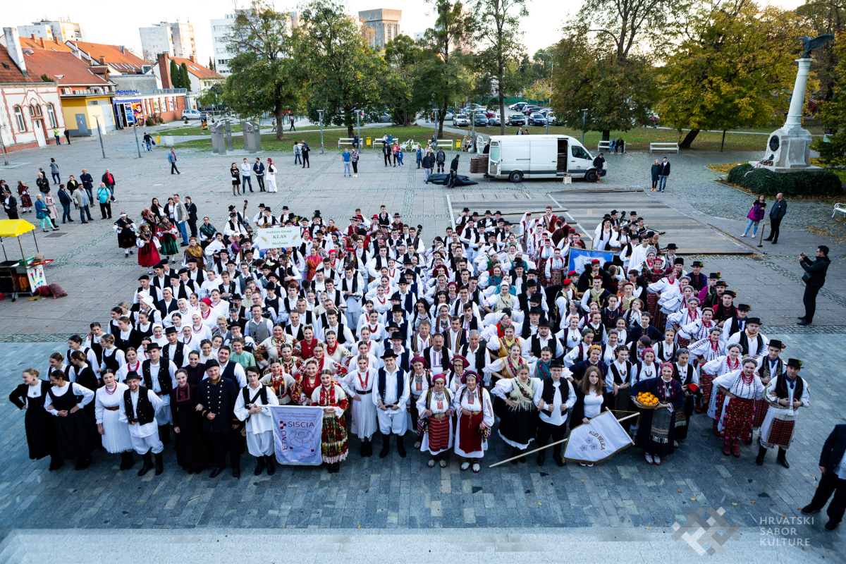 KUD Metković treći na 26. Susretu hrvatskih folklornih ansambala