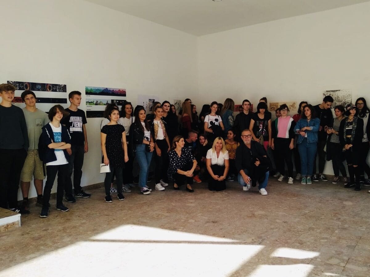 SURADNJA UMJETNIČKE ŠKOLE I FESB-a U Splitu otvorena izložba “Umjetnost i znanost”