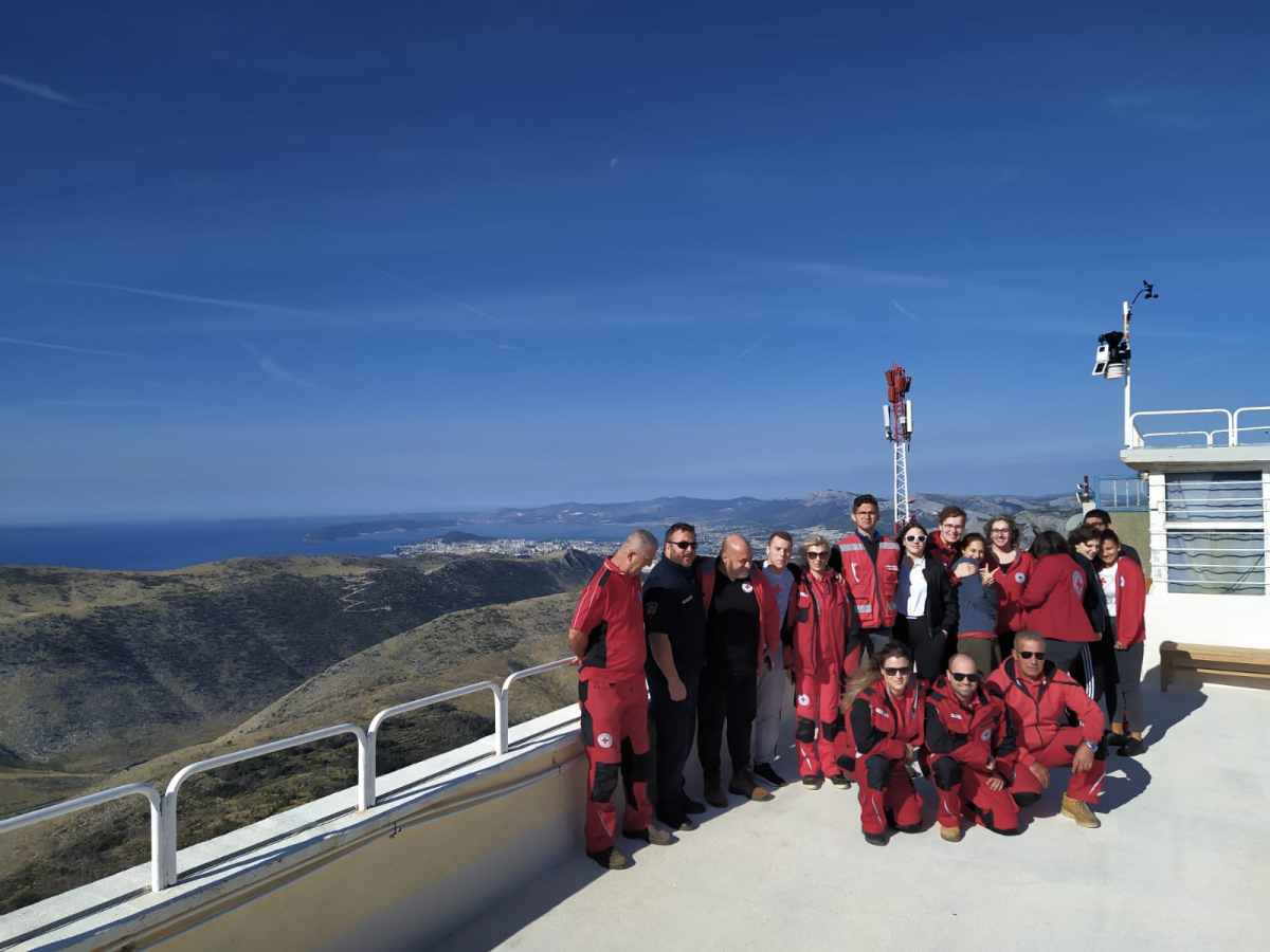 Crveni križ se ulogorio u Zvjezdanom selu Mosor