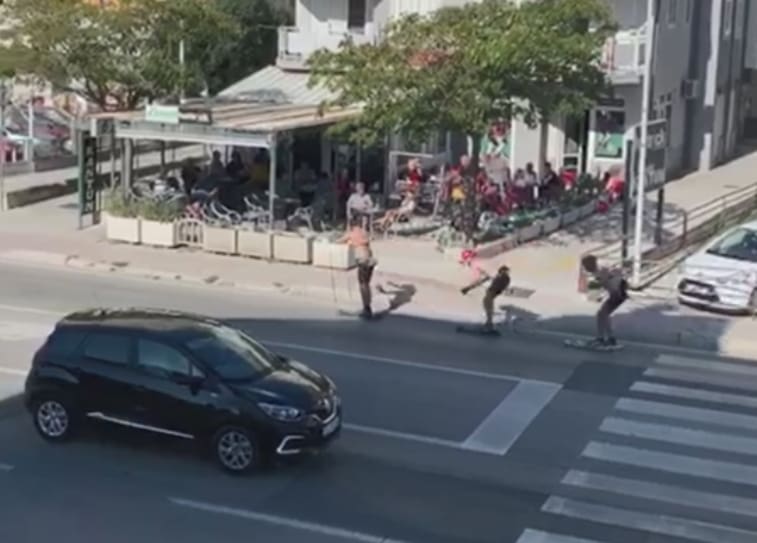 VIDEO Što sve ljudima padne na pamet: Kako izbjeći gužvu u Omišu?