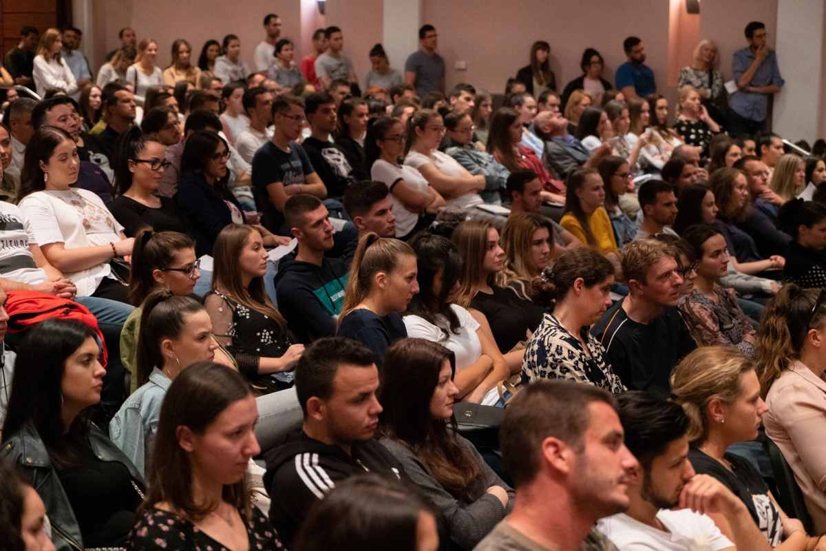 "ŽIVOT NA VAGI" Nadzemljaši pripremaju nešto posebno, pozvali su zanimljivog gosta: "Druženje uz smijeh i prigodnu zakusku"