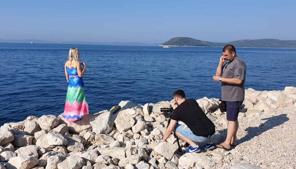 Uspomena, ljubav i sol u zraku u novome spotu klape Žrnovnica