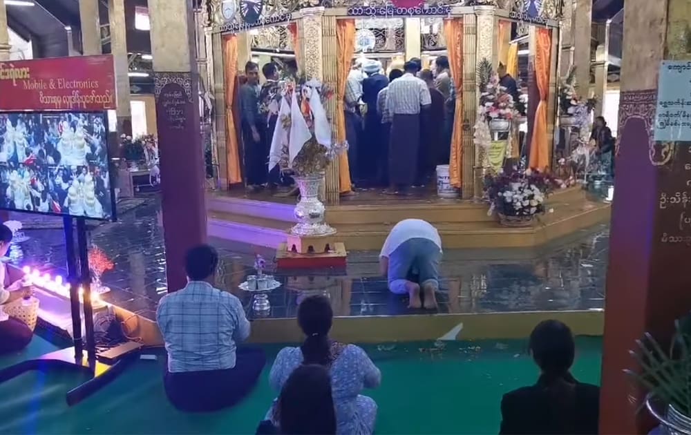 U ZEMLJI PAGODA Zlatne relikvije snima 30 kamera i čuva vod policajaca s dugim cijevima