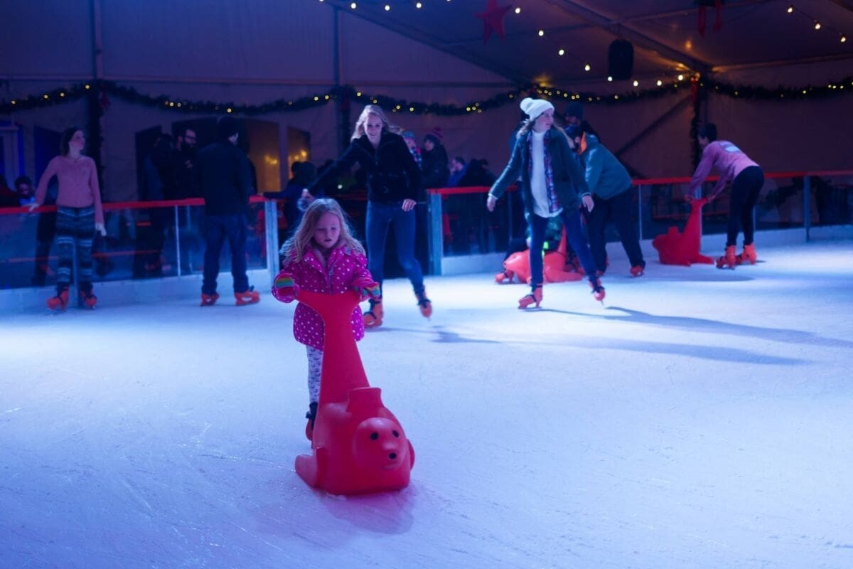OVOG ADVENTA U SPLITU ČAK TRI KLIZALIŠTA Nekad su Splićani na Starom placu navijali, ove godine će klizati