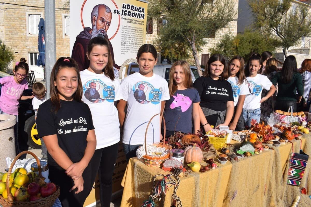 MANIFESTACIJA 'JESEN U KAŠTELIMA' Prihod sajma plodova zemlje ide za beskućnike
