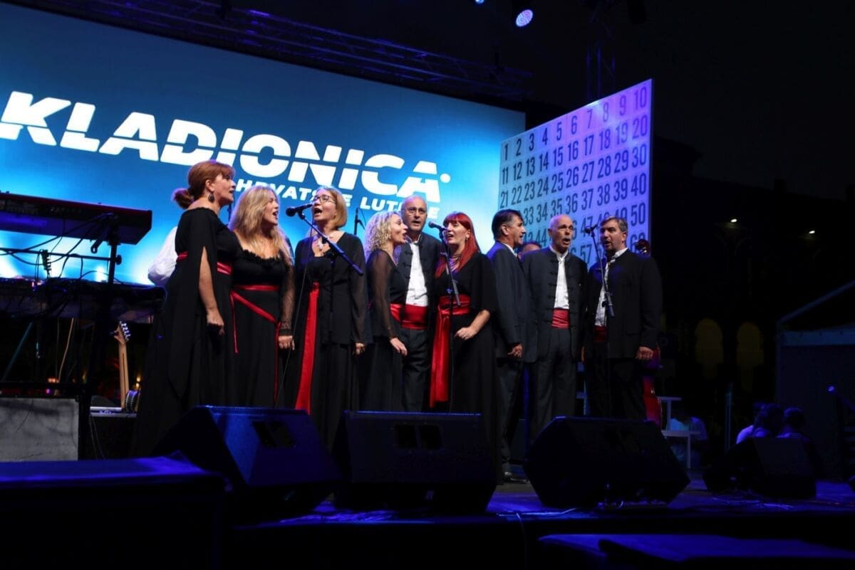 luda_splitska_noc(1)