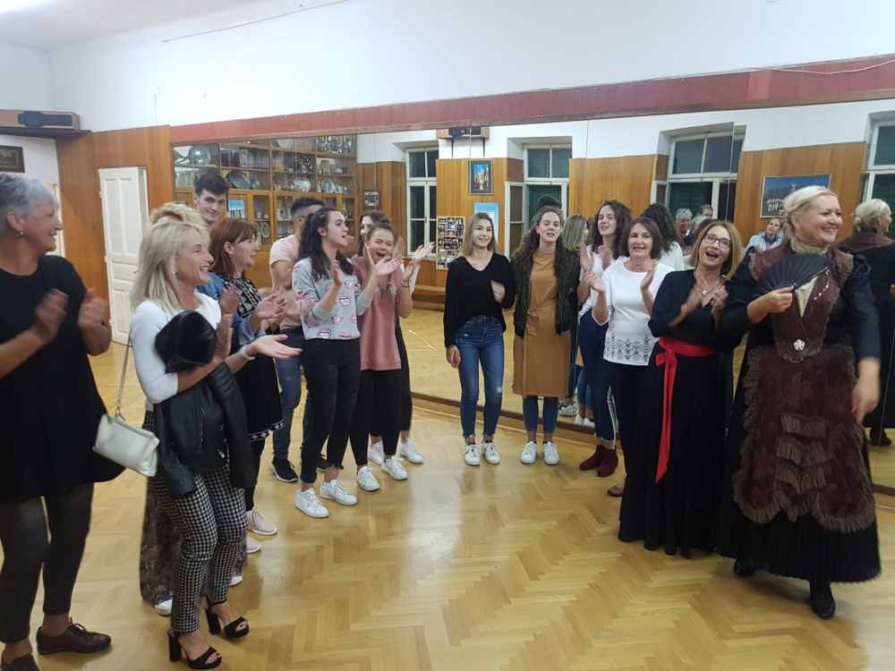 U 'Devića' se osniva rekreativna folklorna grupa!