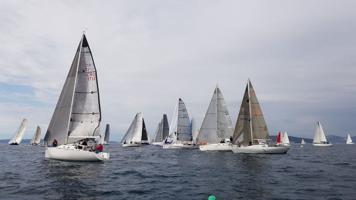 MRDUJA O BONACE Jedriličari se uzalud nadali vjetru, Mrduja je bila idealna za maxi krstaše