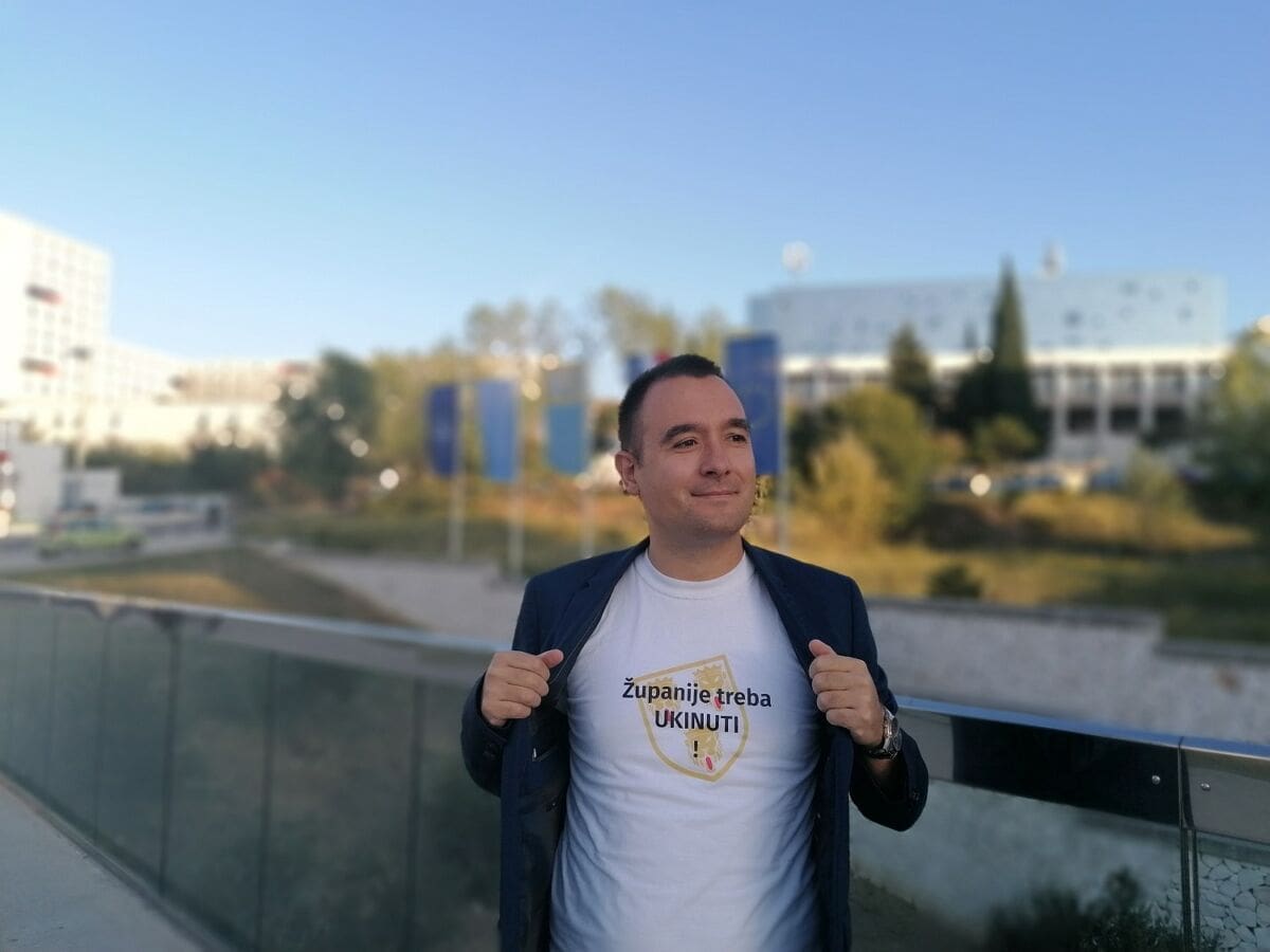 PAMETNO O NEADEKVATNIM UVJETIMA RADA U SPLITSKIM SREDNJIM ŠKOLAMA: "Inzistiramo na izgradnji školske dvorane"