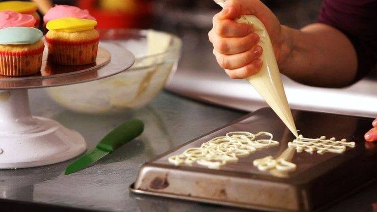 MALOM KAVOM DO VELIKOG POSLA Poduzetnički kafić o izazovima i prilikama 'Od naukovanja do poduzetništva'