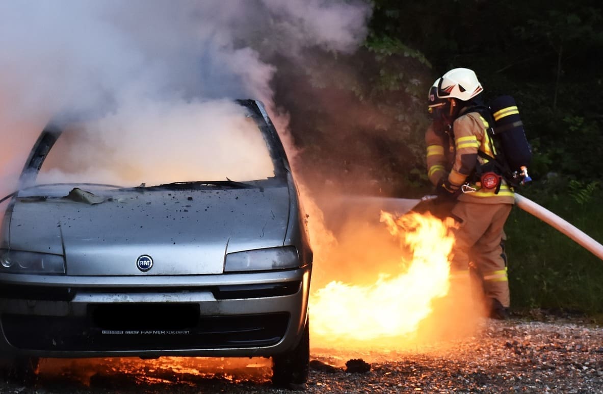 Pronađen zapaljeni automobil i u njemu karbonizirano tijelo