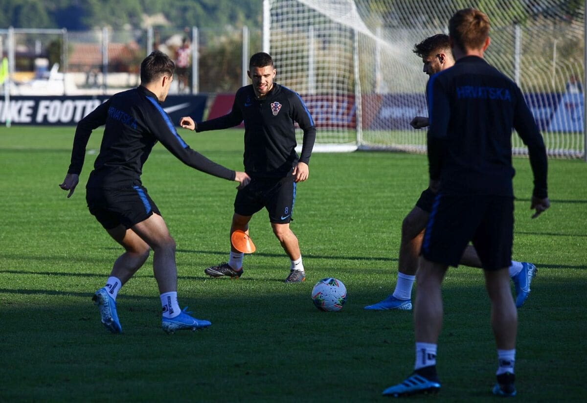 Hrvatski reprezentativci odradili posljednji trening u Omišu