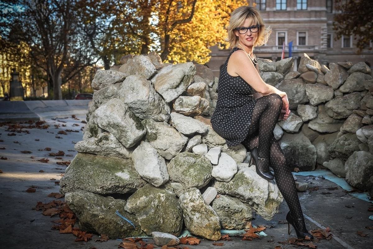 Književnica Rosie Kugli: Kad sam napustila pravo i počela pisati, pitala sam se jesam li normalna, a danas mi mladi javljaju da su zbog mojih knjiga prolijevali suze i prestali piti