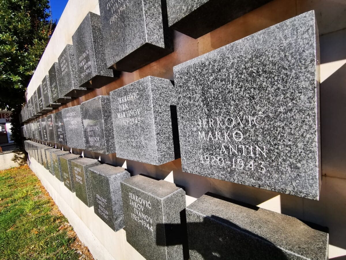 spomenik_nob_zrnovnica01