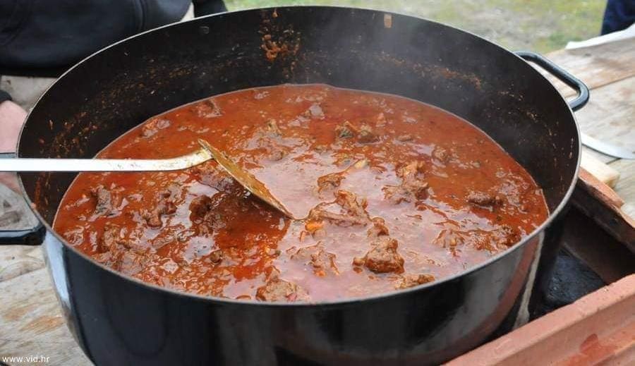 Gastronomska manifestacija u srcu doline Neretve: Na 5. Toćijadi sudjelovalo 19 ekipa iz gotovo svih neretvanskih mjesta