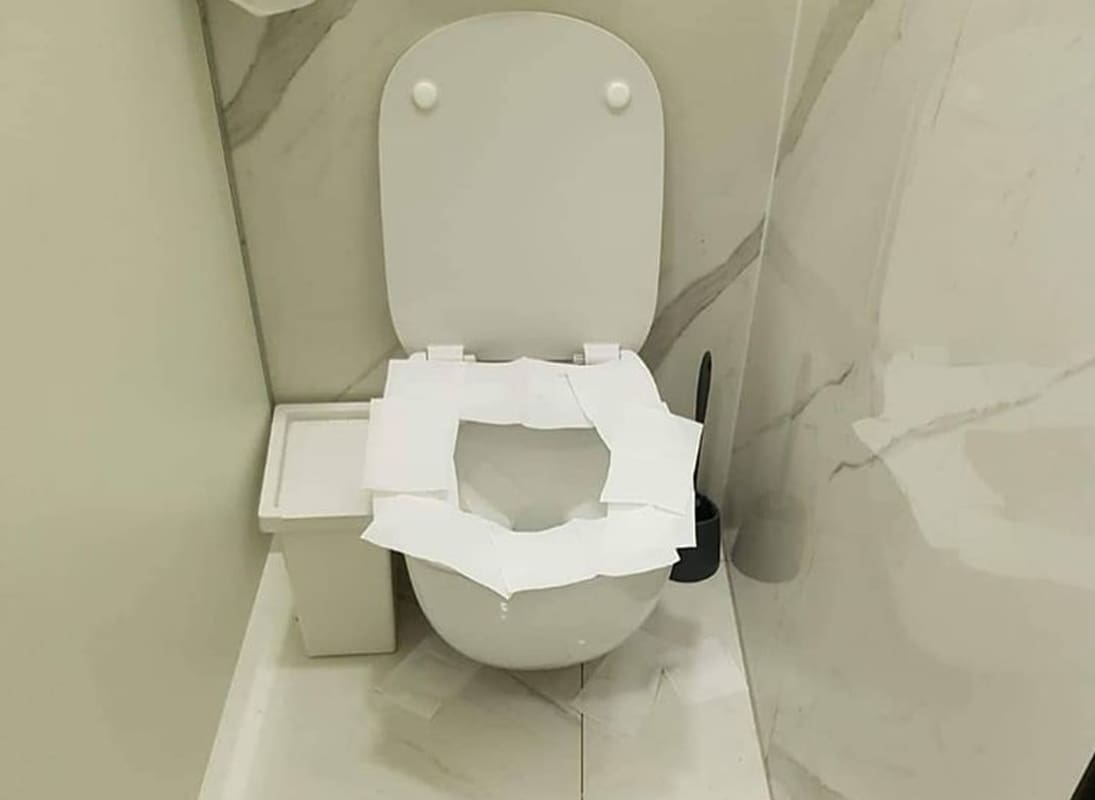 HIT ŠKOLJKA "Tko nije sjedio na hladnoj dasci zimi, ne zna što su muke bez papira"