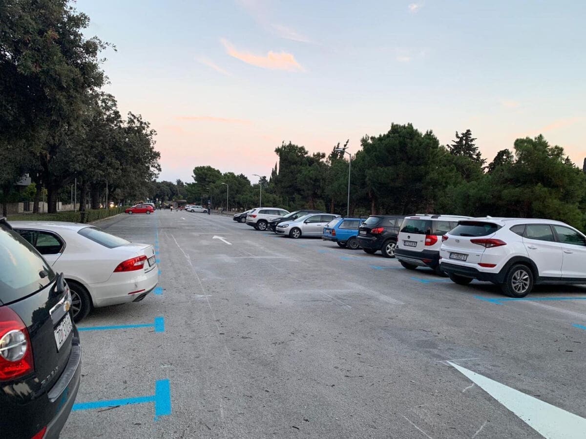 OTVOREN PARKING NA ZVONČACU Još jedna dobra vijest za građane - još uvijek nema naplate
