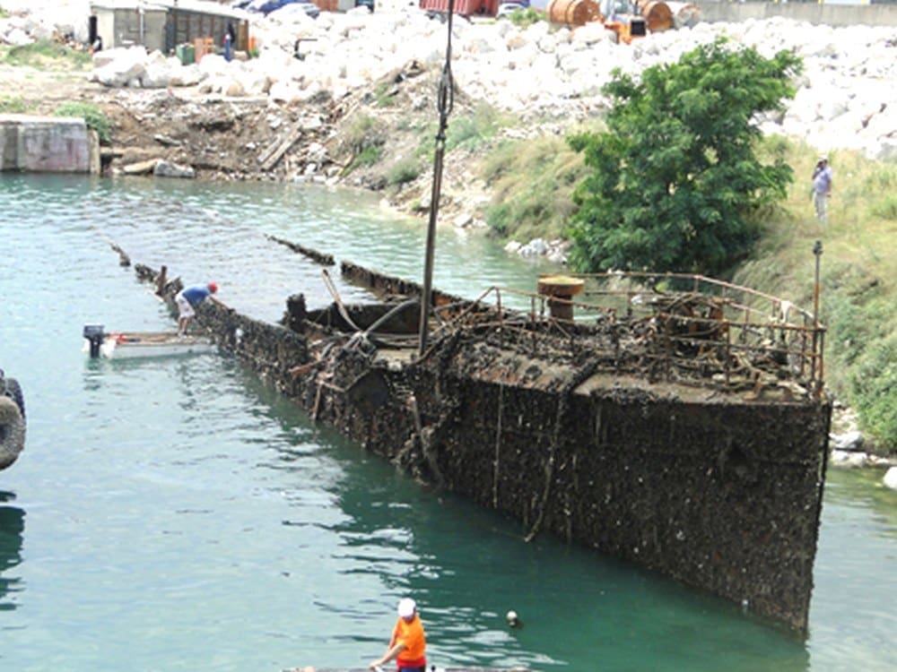 ČIJA JE OVO SRAMOTA? Pokraj Splita trune brod na kojem je dogovoren početak Prvog svjetskog rata