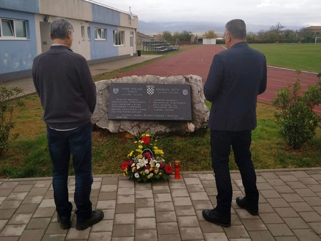 28. obljetnica pogibije dvaju sinjskih heroja Vukovara: Bulj zapalio svijeće