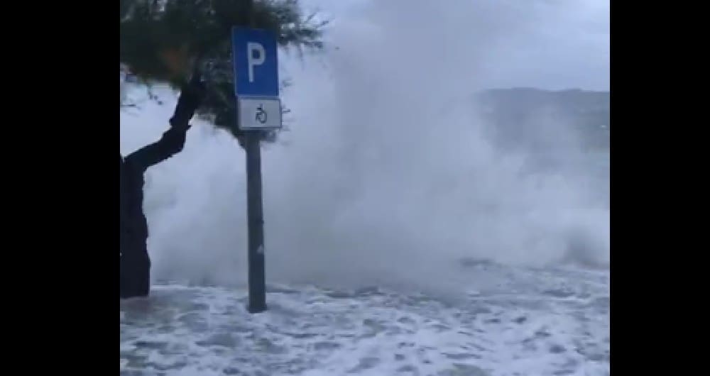 SNAGA PRIRODE Pogledajte orkanske udare juga kod poznate kaštelanske konobe