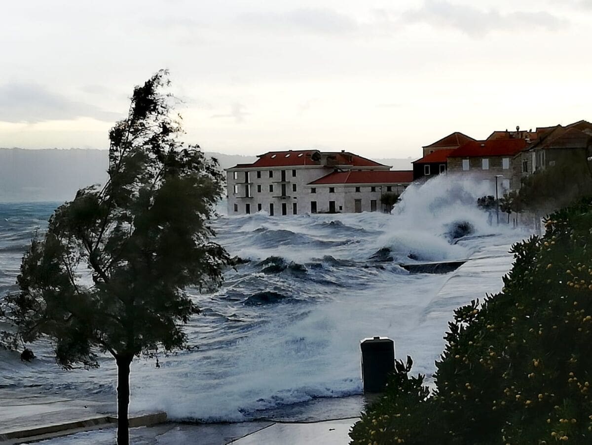 jugo_kastela_valovi(1)