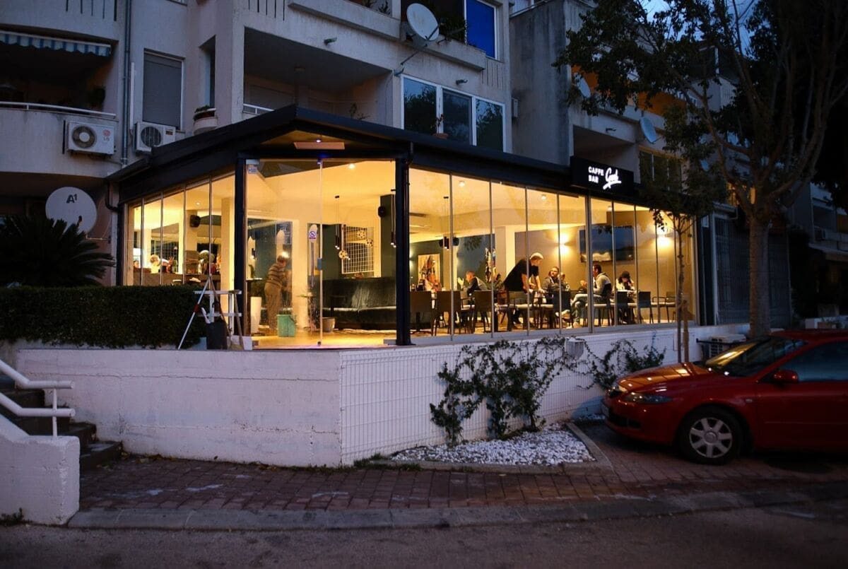 pazdigrad_razbijen_gool_kafic(1)