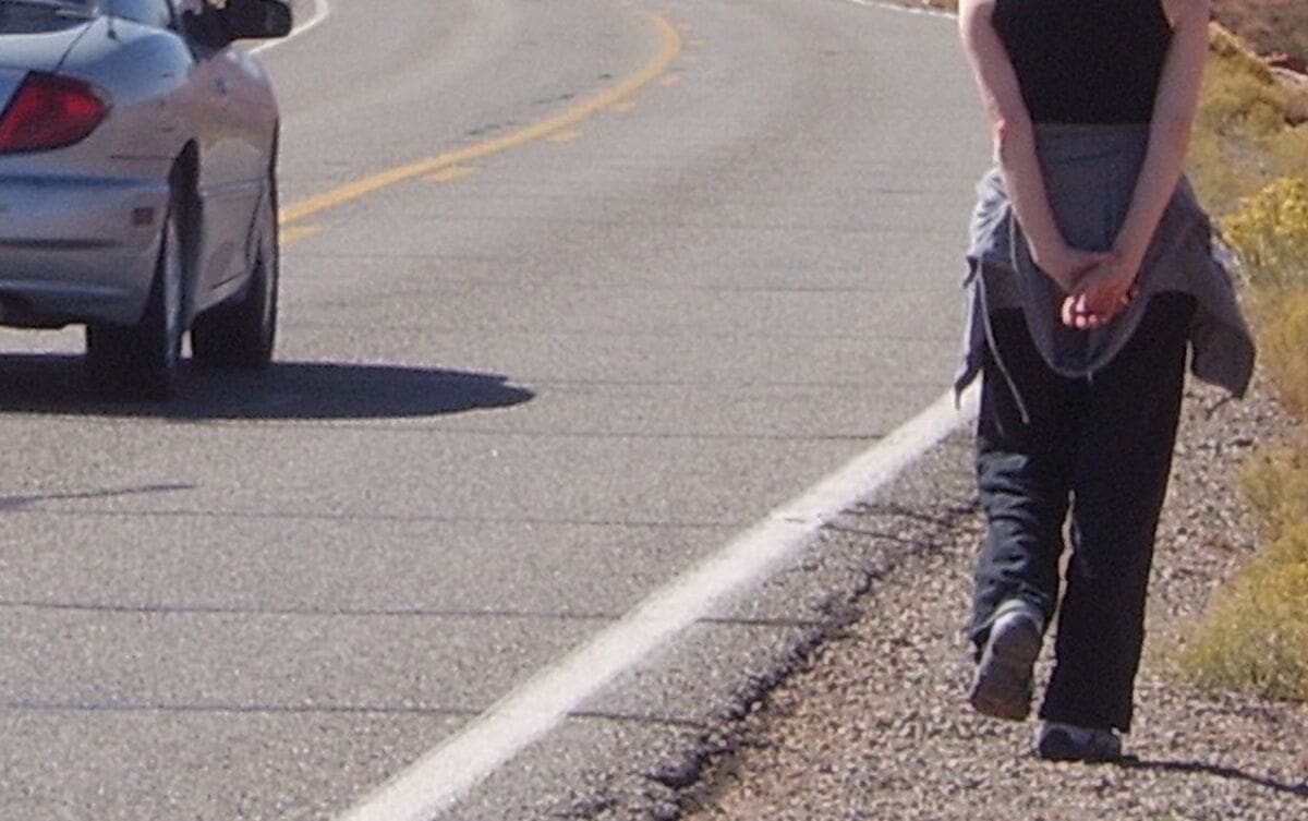 HAK UPOZORIO Pješak na autocesti Zagreb-Split-Ploče!