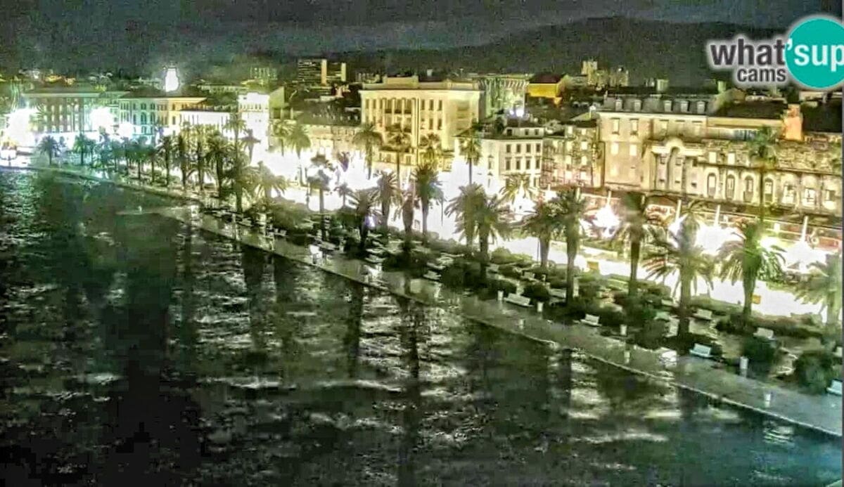 JEDNA OD NAJVEĆIH PLIMA ZADNJIH GODINA Znate li da je noćas Riva bila pod morem?