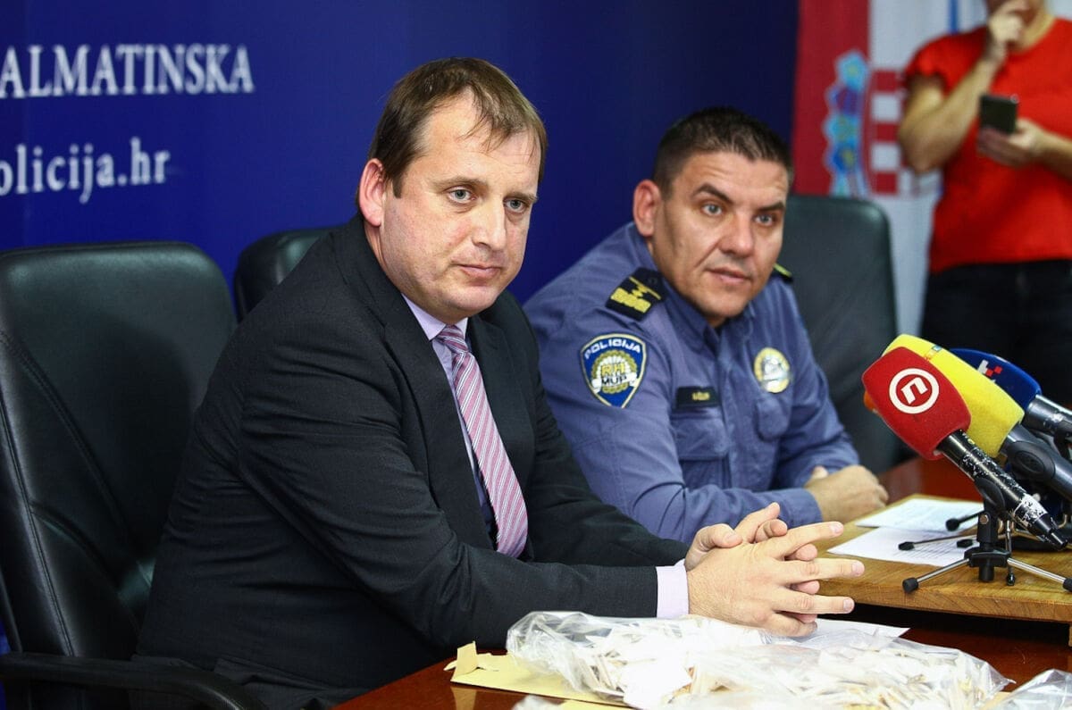 policija_pljacka_zlatarnica(1)