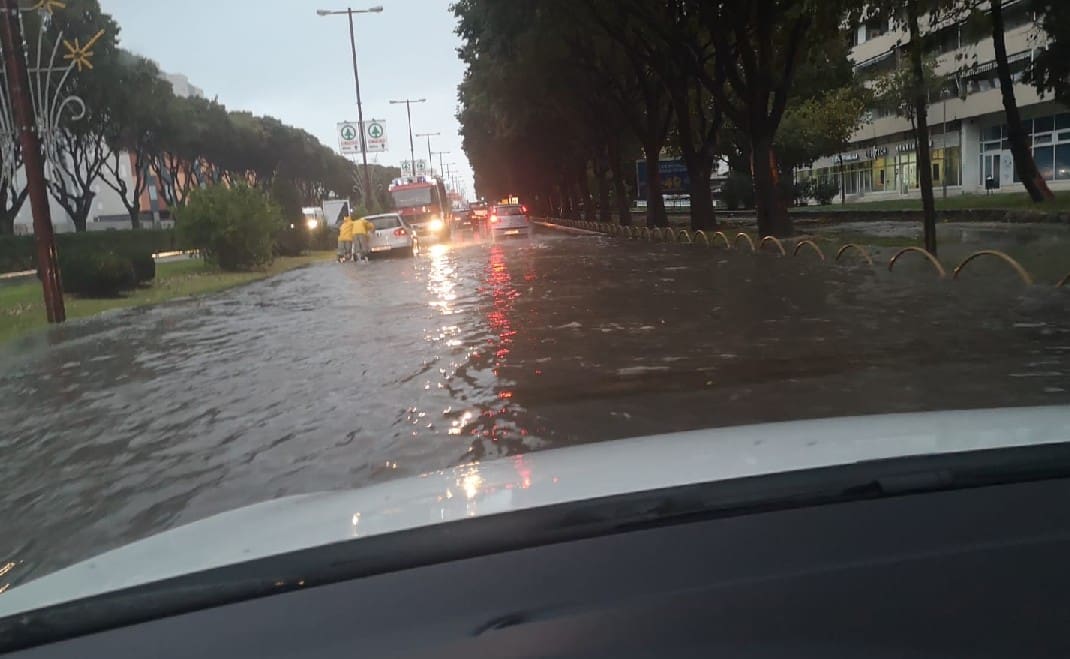 UKOLIKO NIKADA NISTE, SADA JE PRILIKA Zaigrajte vaterpolo na Poljičkoj cesti!