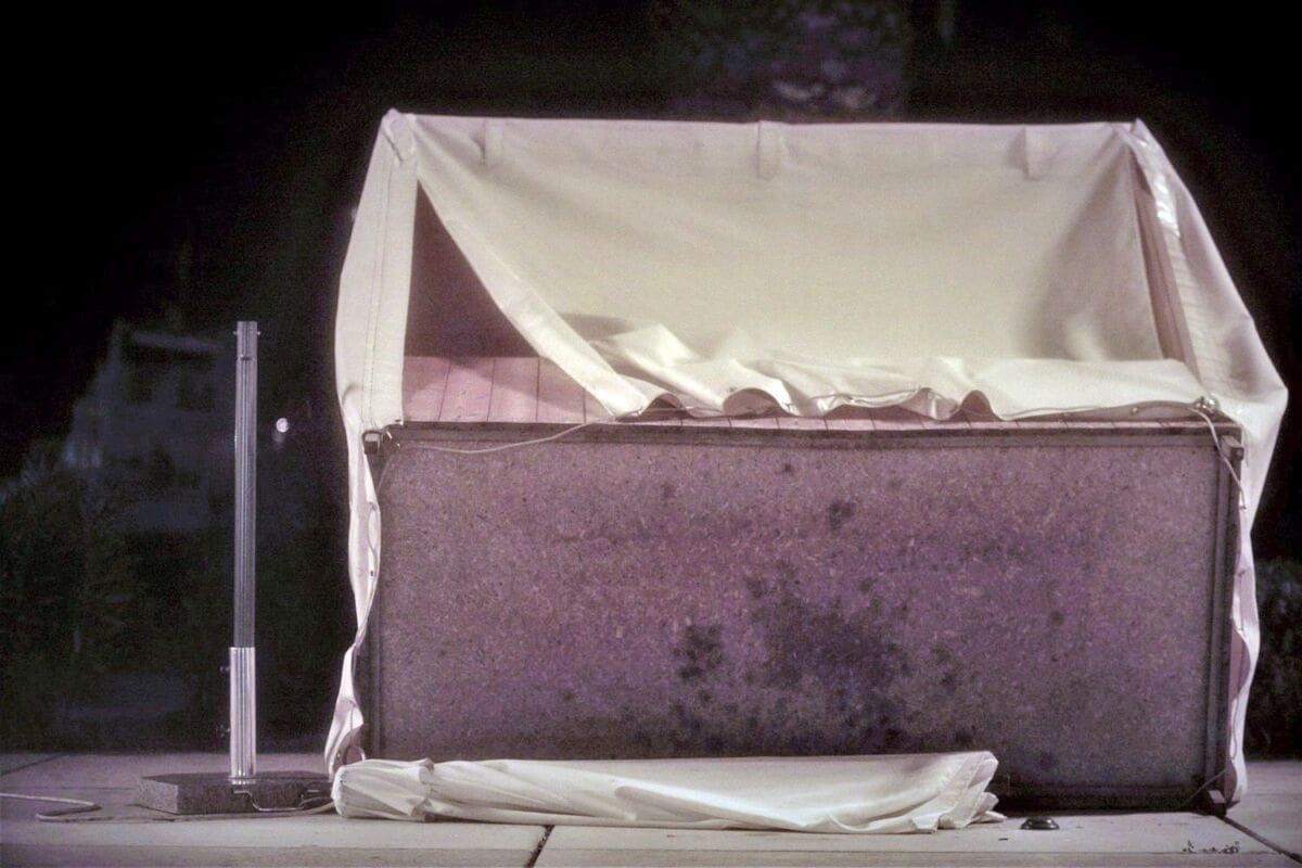 JUGO RUŠI KUĆICE NA RIVI Orkanski udari vjetra preko 130 km/h donijeli probleme i u Splitu