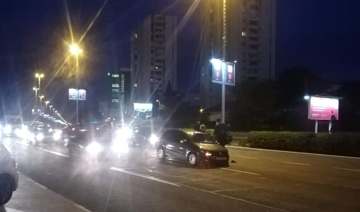 Opet se slupala tri automobila: Prometna u ulici Domovinskog rata