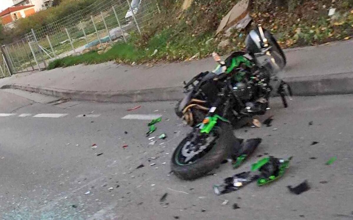 SUDARILI SE MOTOR I AUTOMOBIL U SOLINSKOJ Motorist hitno prebačen u splitsku bolnicu