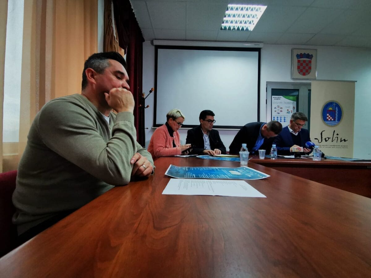 advent_solin_nincevici(1)