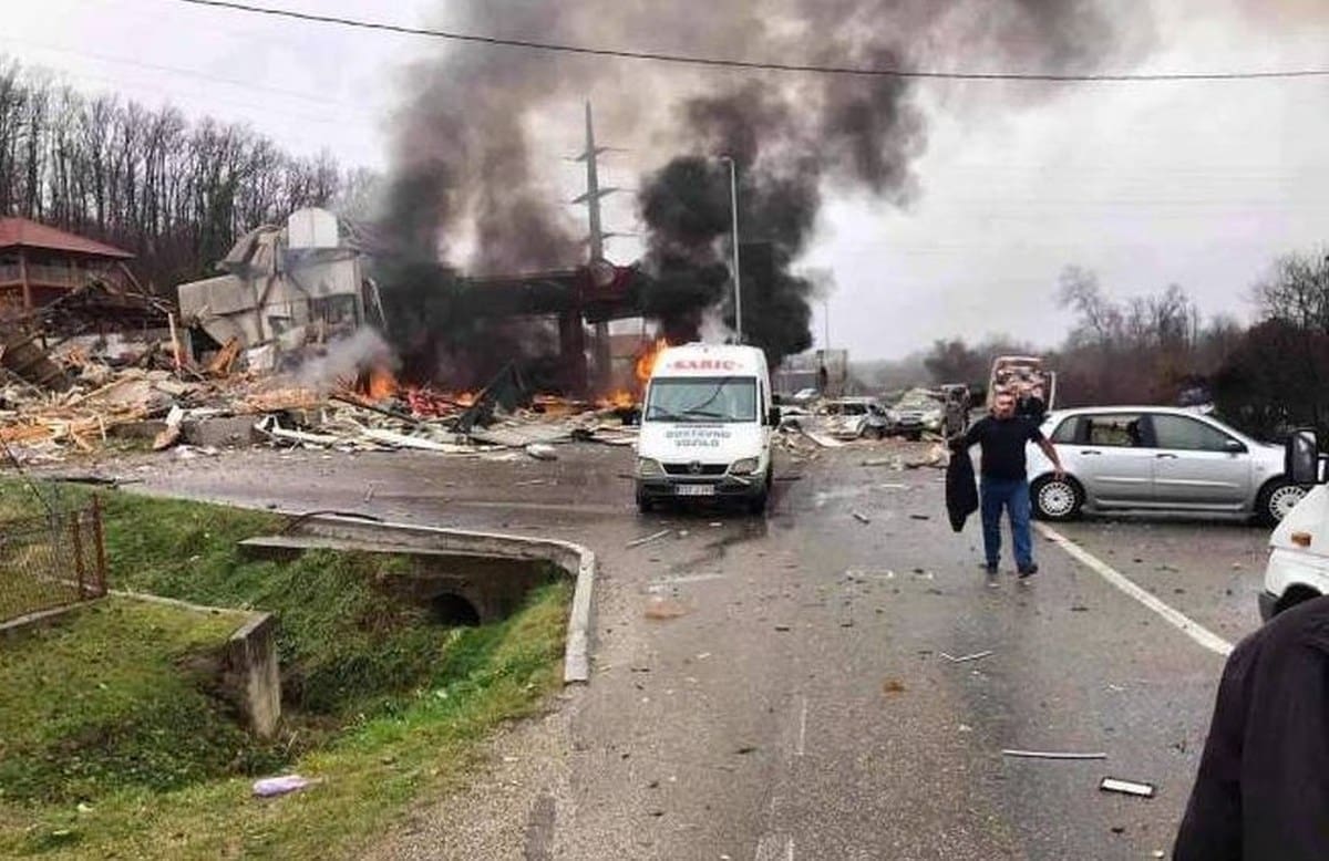 JEDNA OSOBA POGINULA Osvanuo video snažne eksplozije benzinske postaje u BiH