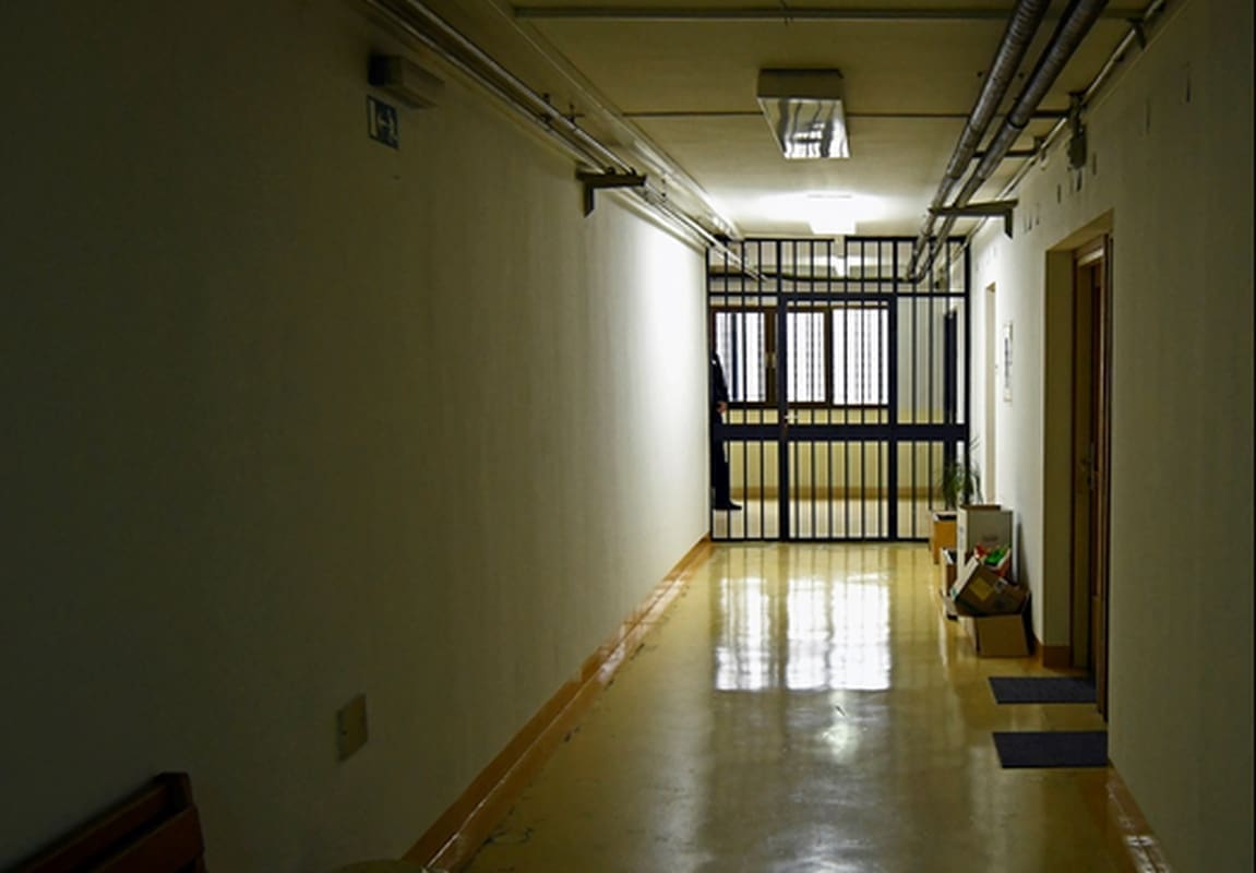 KAOS U ZATVORU Napadnuta dva pravosudna policajca za vrijeme redovitih poslova nadzora i pretrage zatvorenika