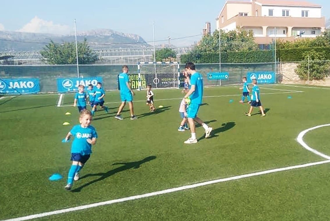 BESPLATNA MJESEČNA ČLANARINA Roditelji, iskoristite prosinačke pogodnosti u Nogometnom klubu Galaxy