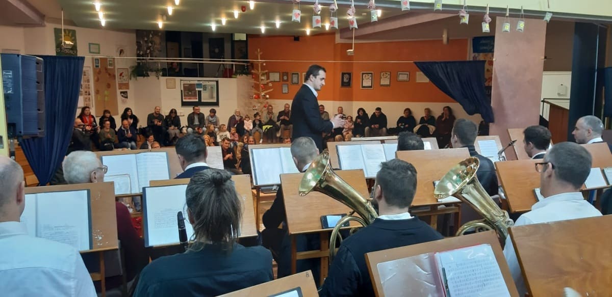 Limena glazba oduševila Božićnim koncertom u Žrnovnici