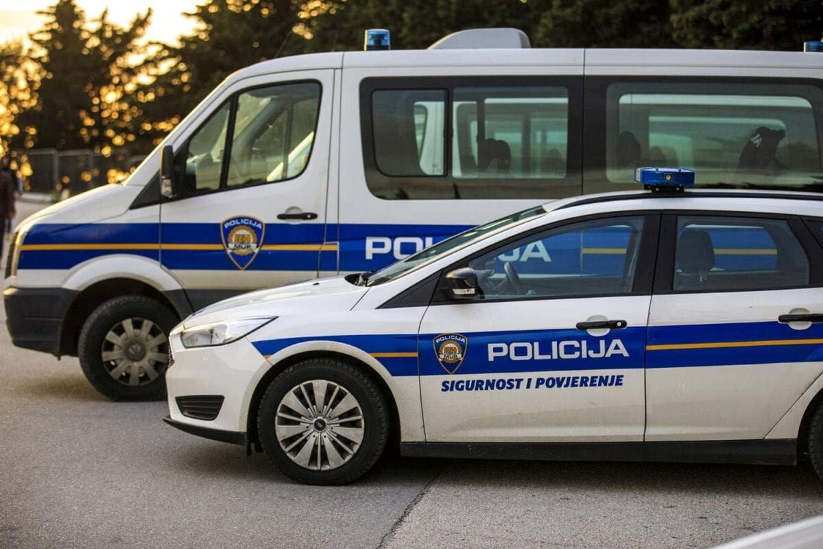 Razbojništvo u Splitu: Staklenim predmetom opljačkao ljekarnu