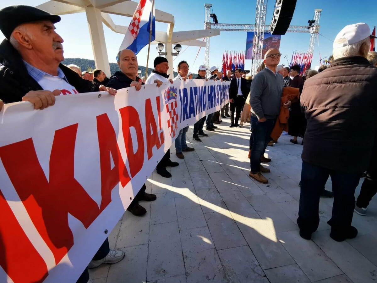 Sve je spremno za veliki predizborni skup Miroslava Škore u Splitu