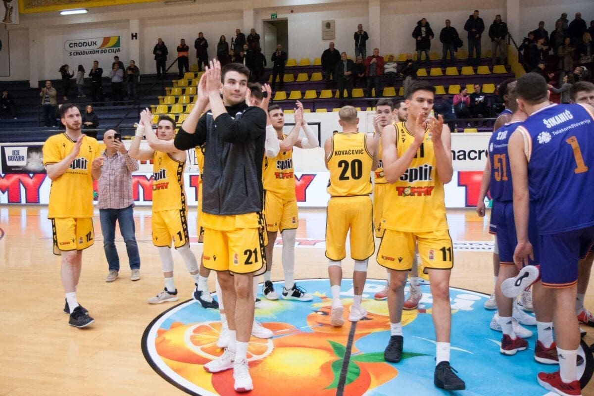 Gripama kao u doba Kukoča odzvanjalo "Toni, Toni": Split uvjerljiv protiv Helios Sunsa