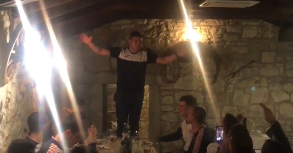 Cocina pjesma pogodila Lina Červara: Hrvatski rukometaši zapjevali Hajdukovu himnu