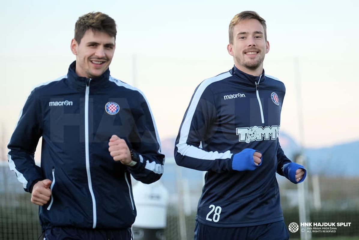 POVIJESNI TRANSFER NA POLJUDU Bradarić se jutros oprostio od suigrača, evo što je poručio prije leta u Španjolsku