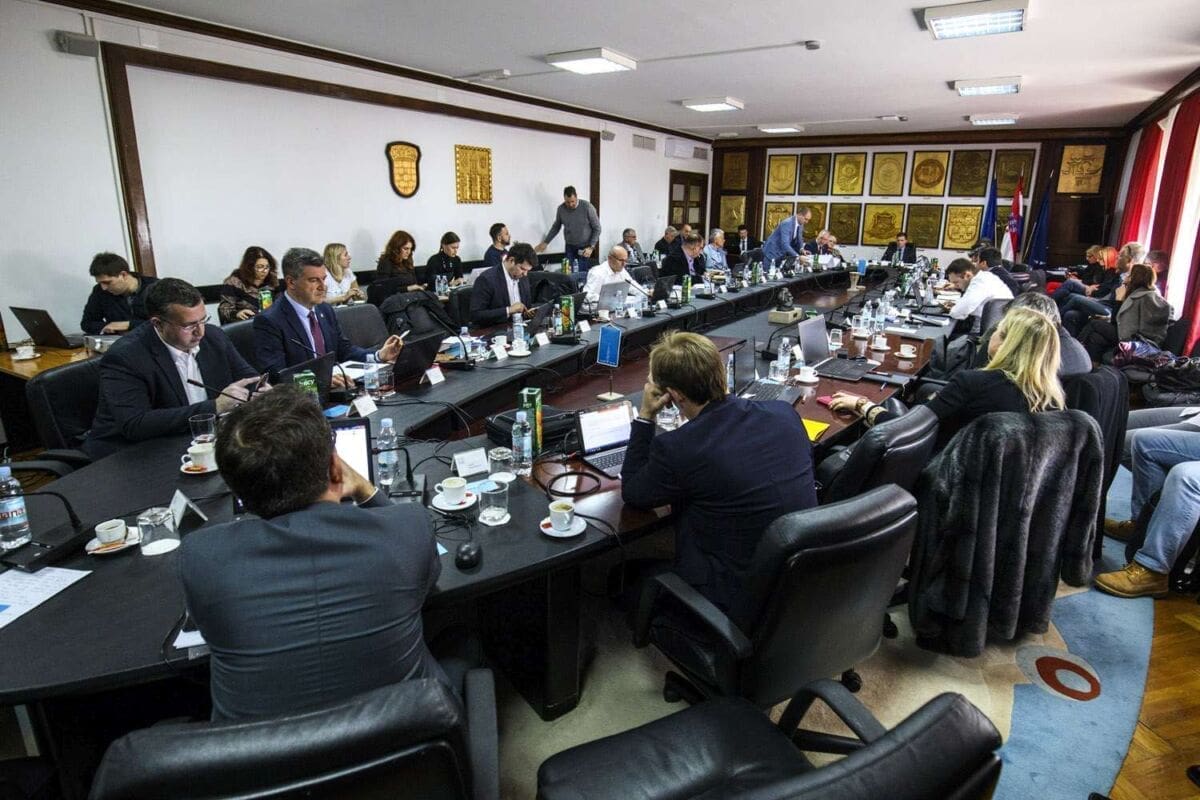 ZAVRŠENA TEMATSKA SJEDNICA O MARJANU Nije usvojen nikakav zaključak