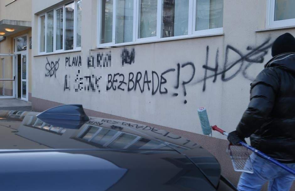 Uvredljivi grafiti u Splitu na račun oba predsjednička kandidata