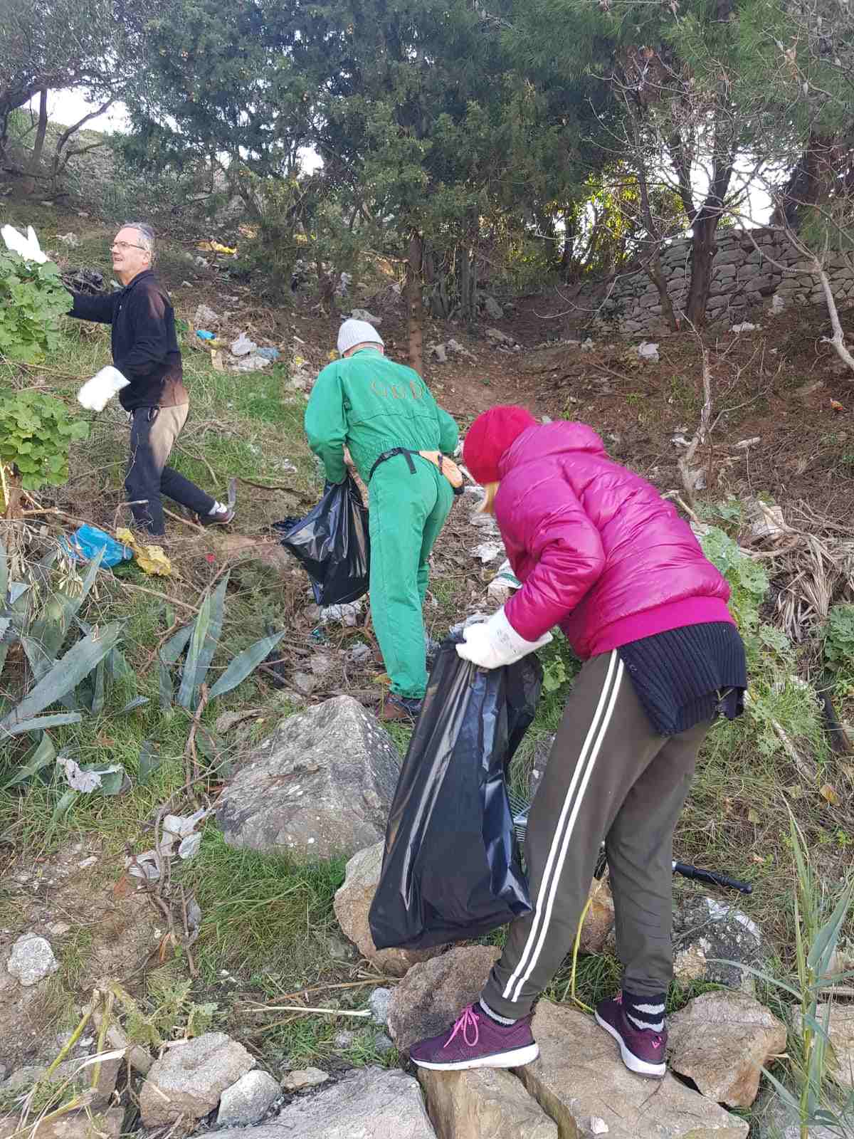 AKCIJA ČIŠĆENJA KAŠJUNA Zeleni poručili vlasnicima pasa da vode više računa o plažama za njih